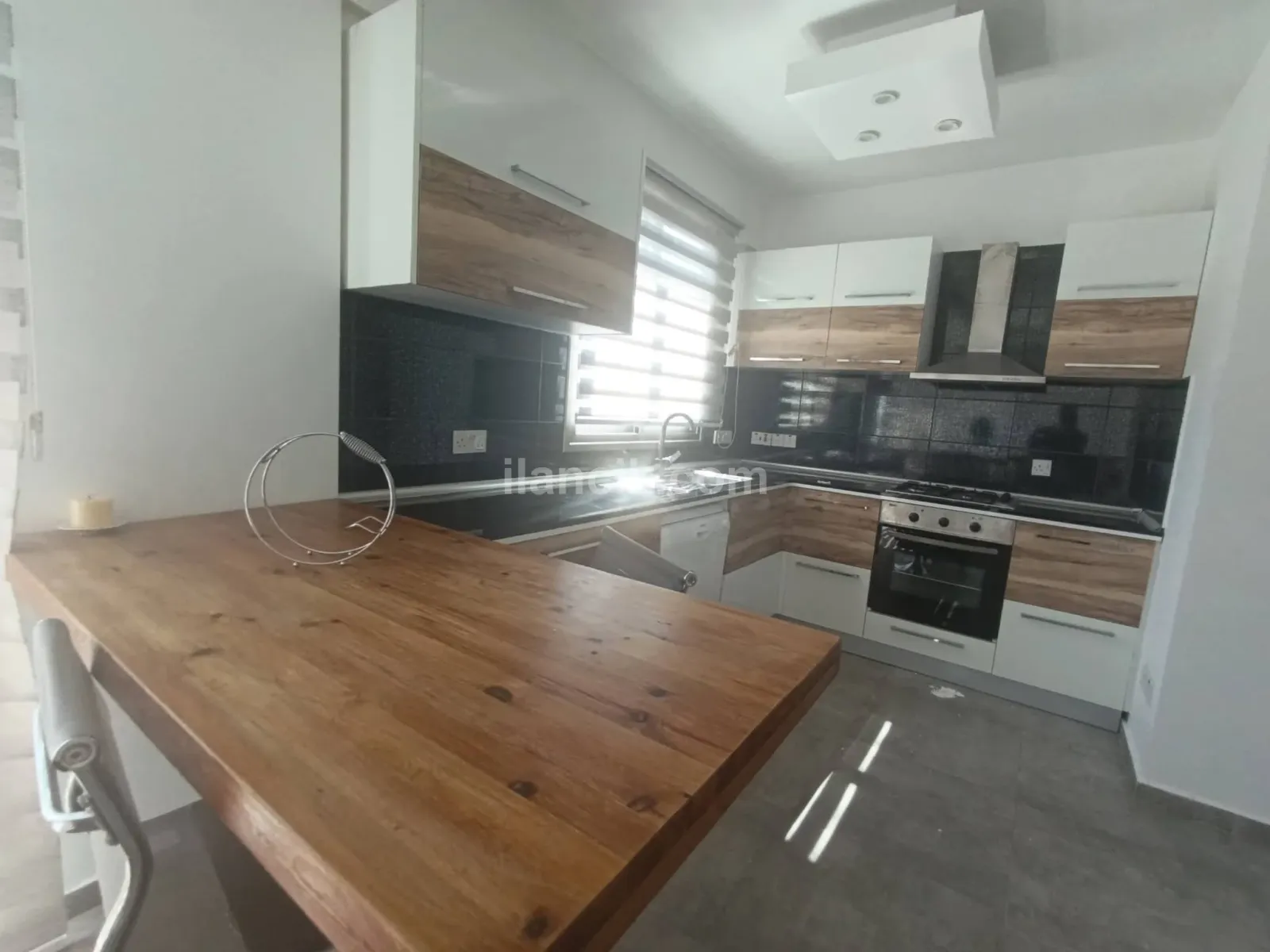Girne Barış Park yakını 2+1 eşyalı kiralık daire