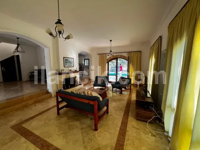 Girne Alsancak'ta Havuzlu 3+1 Kiralık Villa - 2