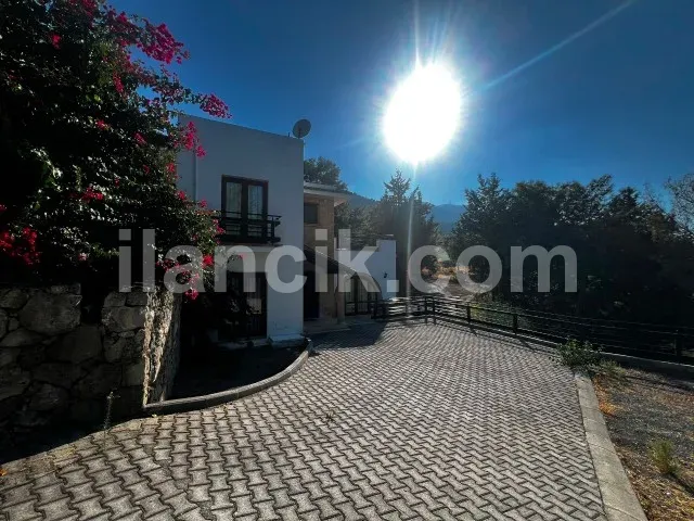 Girne Alsancak'ta Havuzlu 3+1 Kiralık Villa - 3