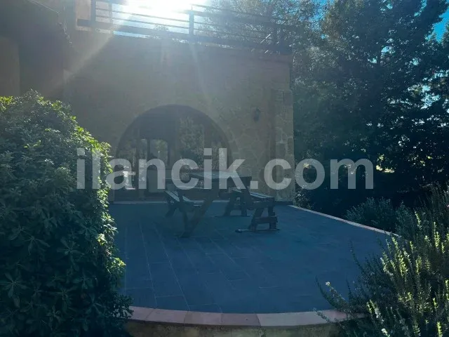 Girne Alsancak'ta Havuzlu 3+1 Kiralık Villa - 5