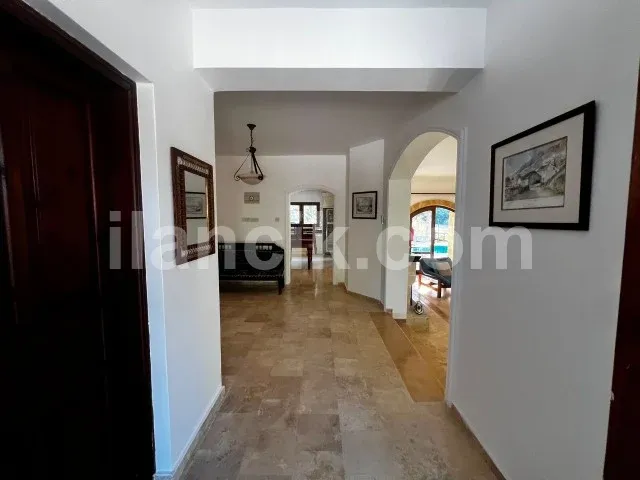 Girne Alsancak'ta Havuzlu 3+1 Kiralık Villa - 6