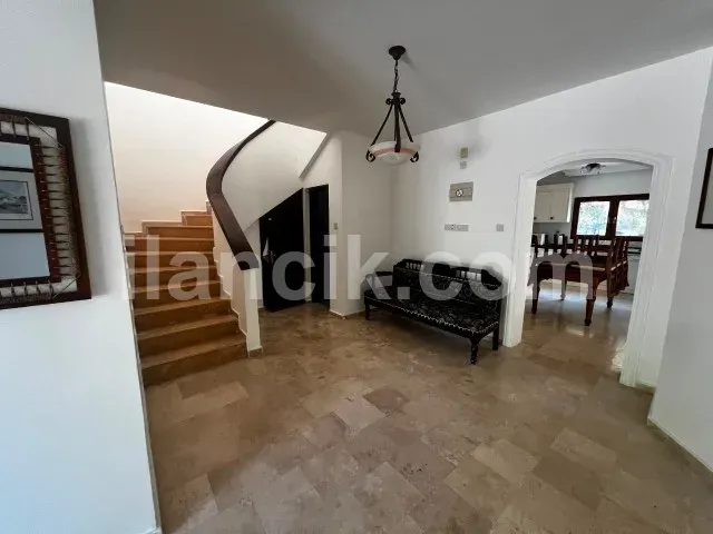 Girne Alsancak'ta Havuzlu 3+1 Kiralık Villa - 7