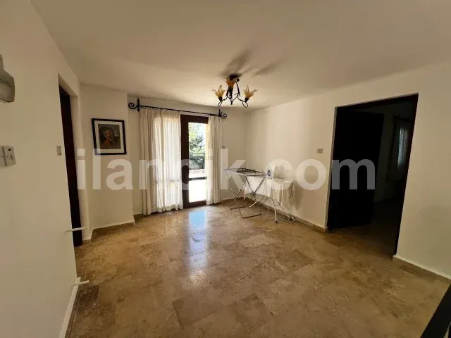 Girne Alsancak'ta Havuzlu 3+1 Kiralık Villa - 13