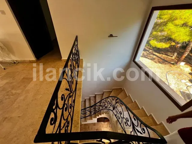 Girne Alsancak'ta Havuzlu 3+1 Kiralık Villa - 14