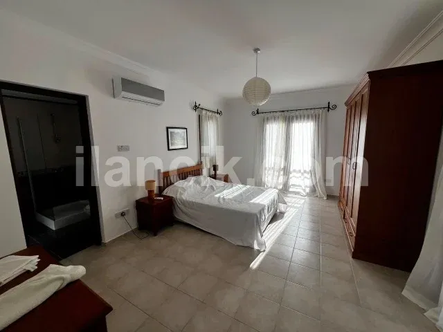 Girne Alsancak'ta Havuzlu 3+1 Kiralık Villa - 15