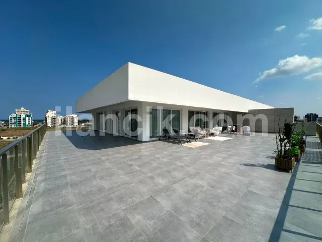 İskele Long Beach'te Kiralık 3+1 Penthouse | Geniş Teras - 18