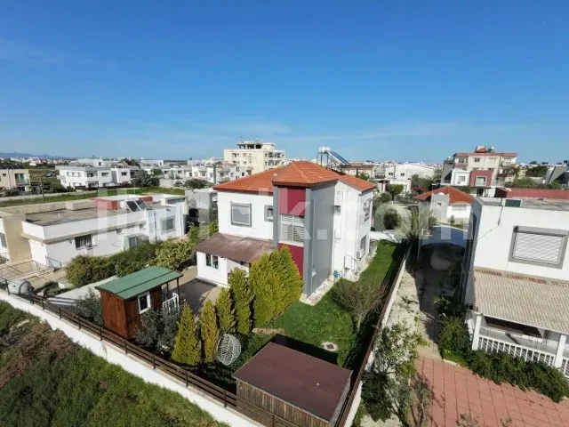 Tuzla'da Bahçeli 3+1 Tam Eşyalı Kiralık Villa