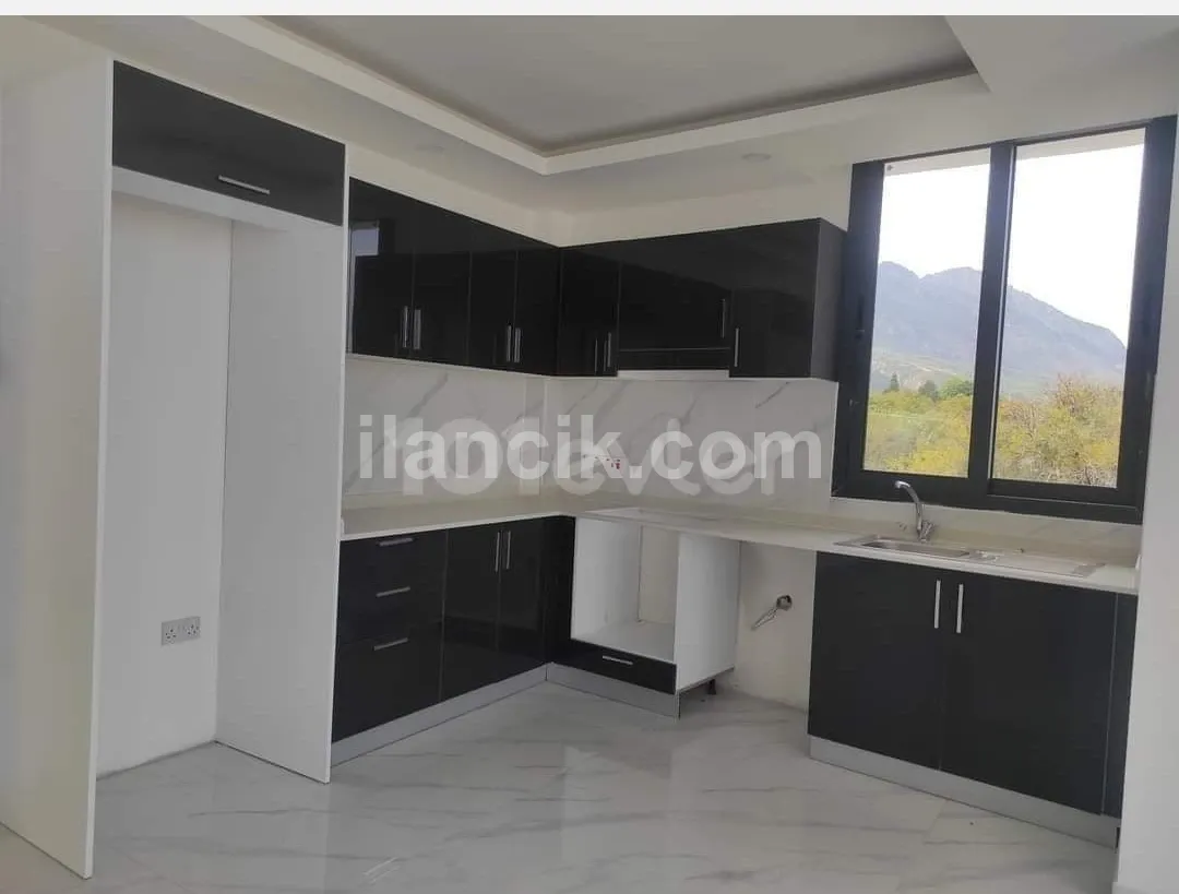 GİRNE LAPTA BÖLGESİNDE HAVUZLU SİTE İÇERİSİNDE 2+1 EŞYASIZ KİRALIK DAİRE - 2