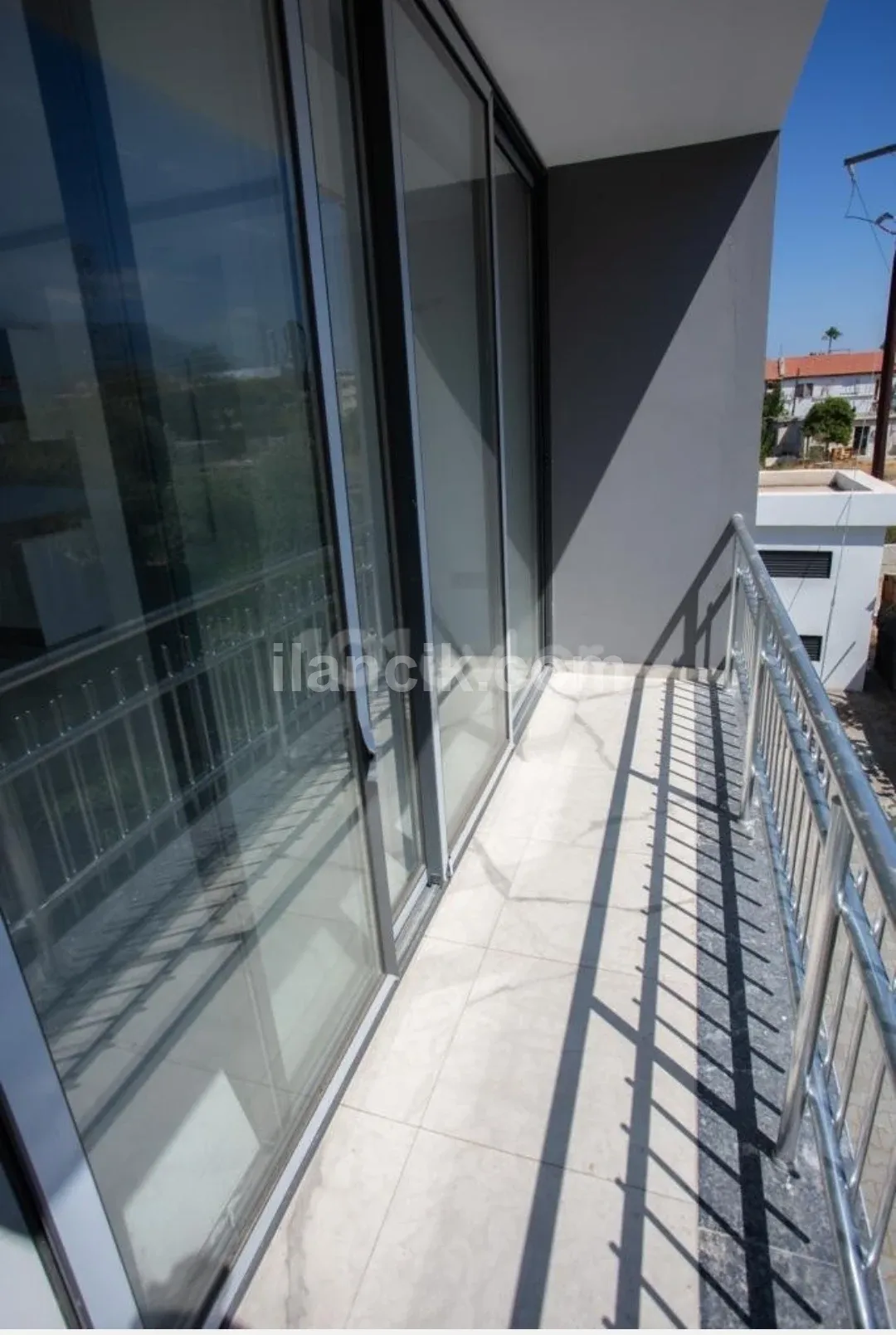 GİRNE LAPTA BÖLGESİNDE HAVUZLU SİTE İÇERİSİNDE 2+1 EŞYASIZ KİRALIK DAİRE - 8