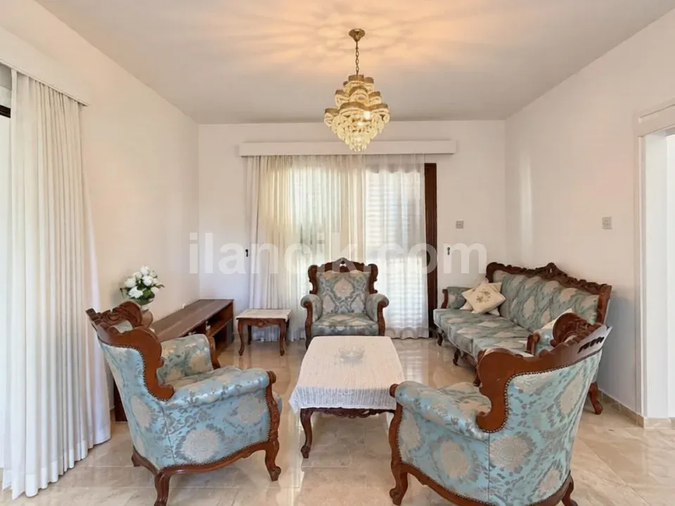 Girne Alsancak'ta Satılık 4 Odalı Yenilenmiş Villa - 5