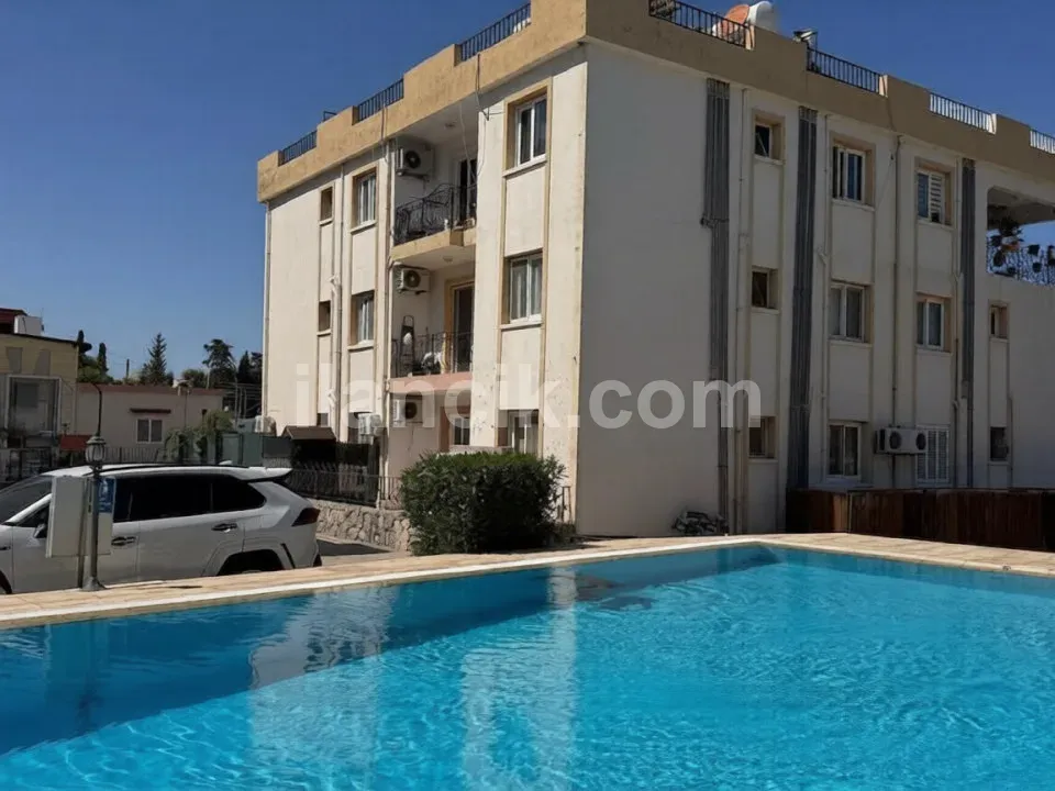 Girne Lapta'da Satılık Mobilyalı İki Odalı Daire