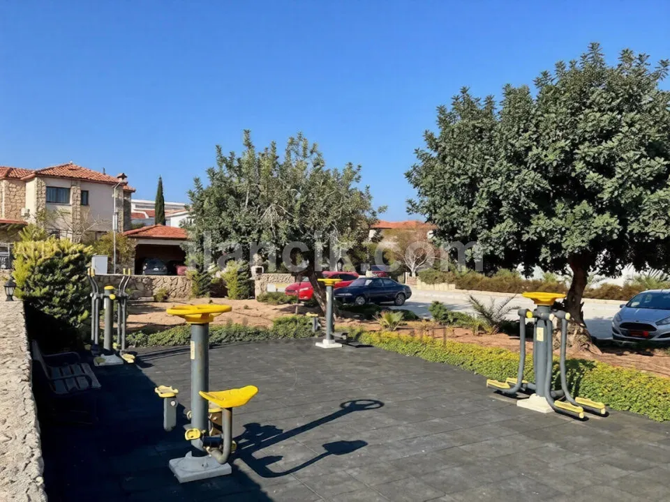 Girne Esentepe'de Satılık İki Odalı Zemin Kat Daire - 16