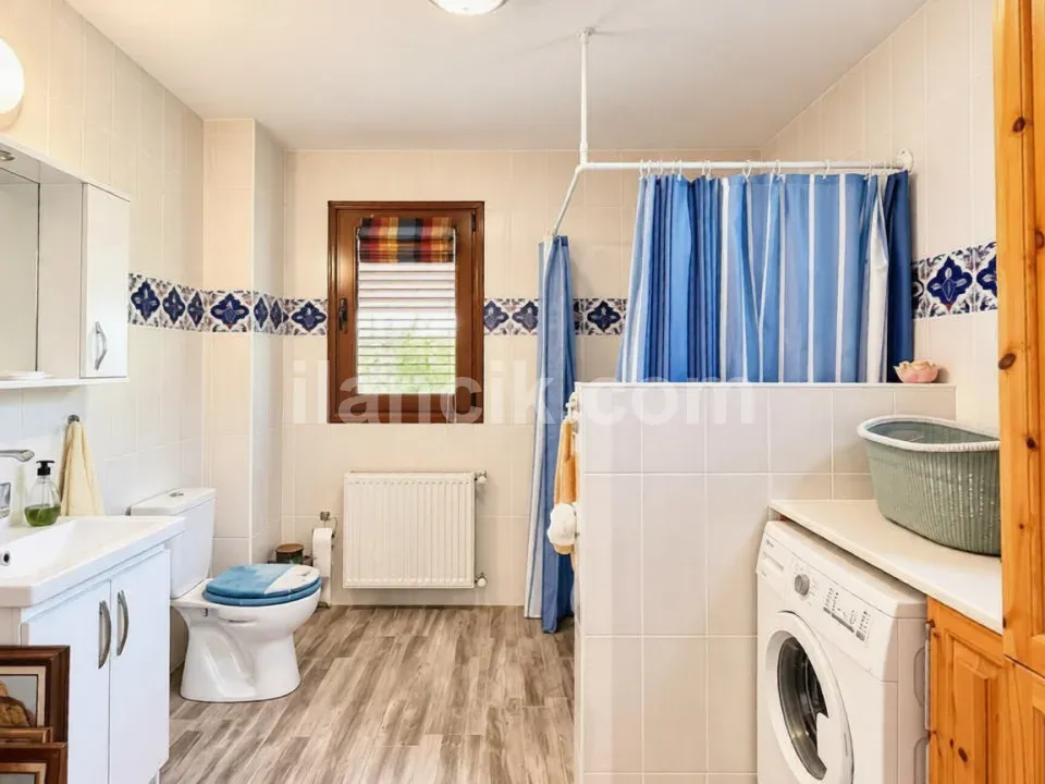 Girne Alsancak'ta Satılık 4 Odalı Yenilenmiş Villa - 17