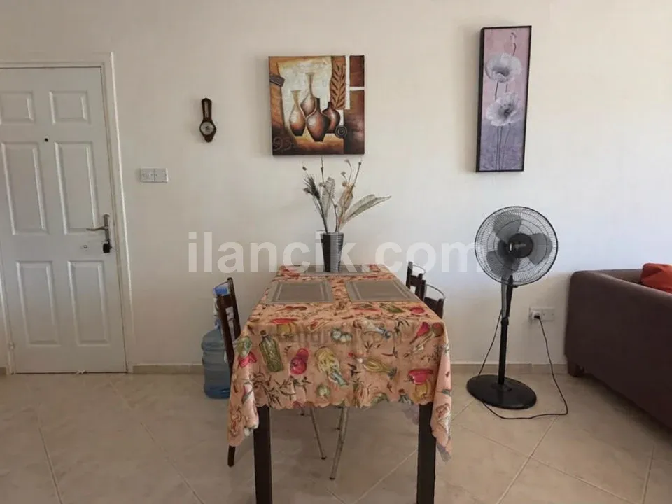Girne Lapta'da Satılık Mobilyalı İki Odalı Daire - 7