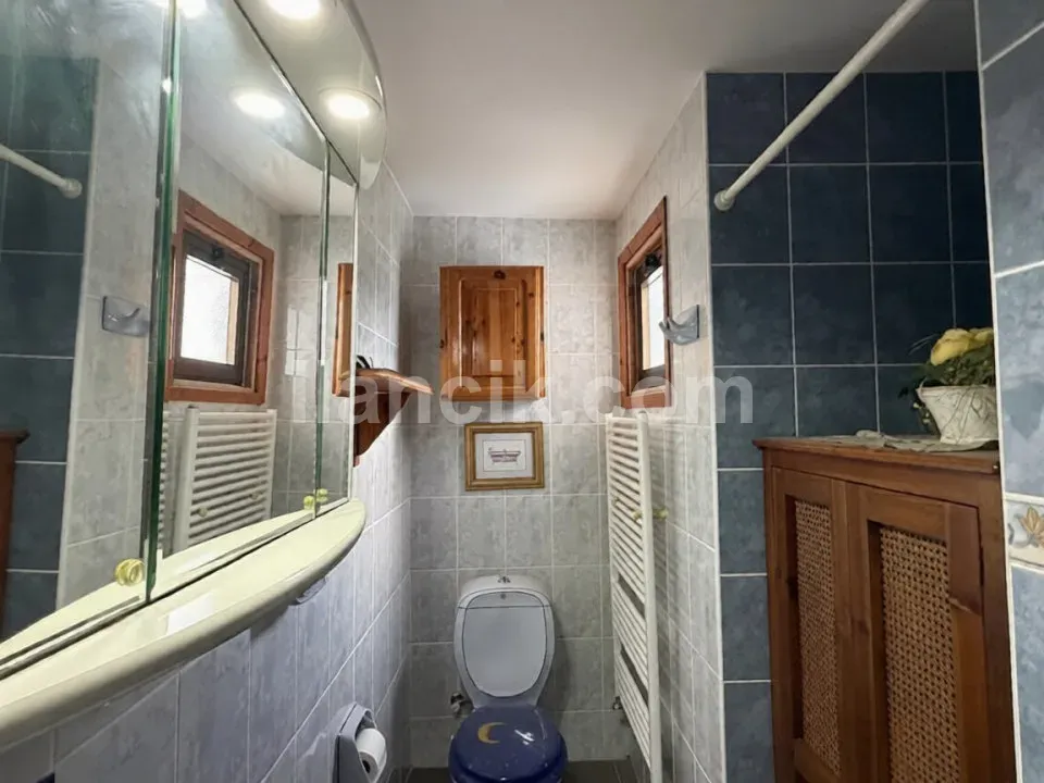 Girne Alsancak'ta Satılık 4 Odalı Yenilenmiş Villa - 19