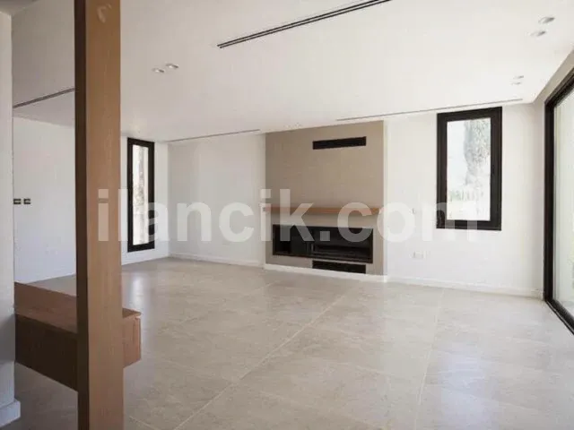 Girne Edremit'te Satılık Havuzlu 4 Odalı Müstakil Villa - 3