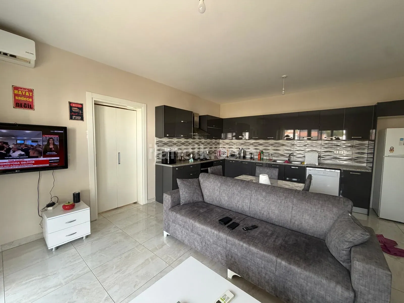 MAĞUSA KARAKOL BÖLGESİNDE 2+1 KİRALIK DAİRE - 2