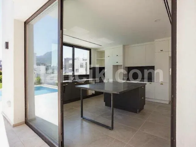 Girne Edremit'te Satılık Havuzlu 4 Odalı Müstakil Villa - 4