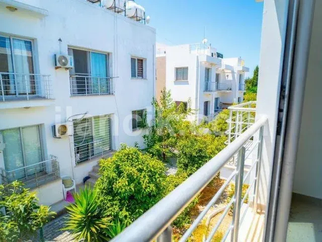 Girne Alsancak'ta Teraslı 1+1 Penthouse Satılık