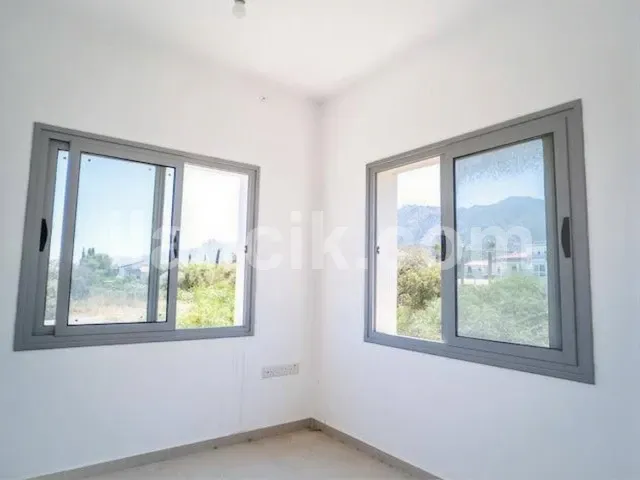 Girne Alsancak'ta Teraslı 1+1 Penthouse Satılık - 3