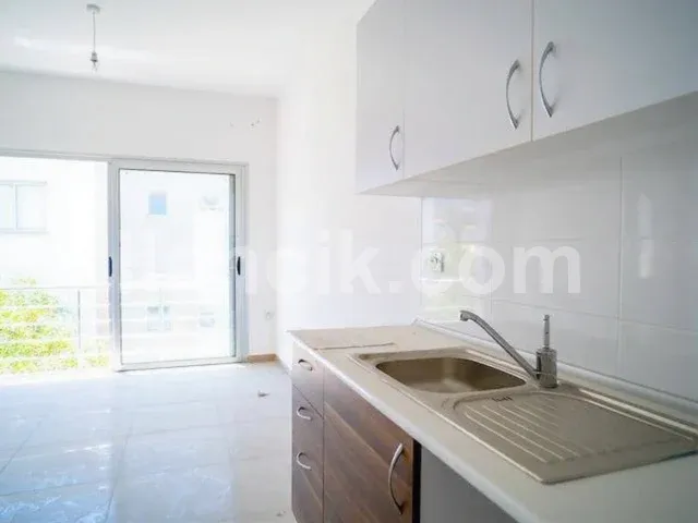 Girne Alsancak'ta Teraslı 1+1 Penthouse Satılık - 6