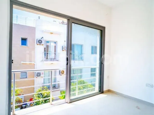 Girne Alsancak'ta Teraslı 1+1 Penthouse Satılık - 8
