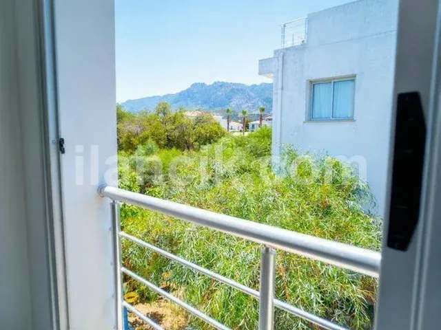 Girne Alsancak'ta Teraslı 1+1 Penthouse Satılık - 9