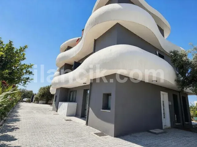 Lapta'da Satılık İkiz Villa - 2 Yatak Odalı - 2