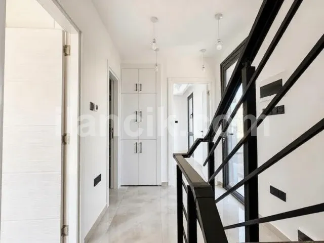 Lapta'da Satılık İkiz Villa - 2 Yatak Odalı - 8