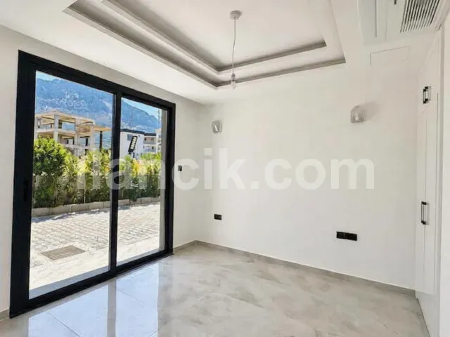 Lapta'da Satılık İkiz Villa - 2 Yatak Odalı - 10