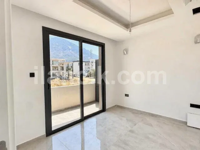 Lapta'da Satılık İkiz Villa - 2 Yatak Odalı - 12