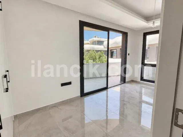 Lapta'da Satılık İkiz Villa - 2 Yatak Odalı - 15