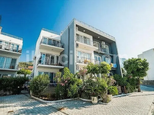 Lapta'da Satılık Çatı Katı Daire - 2 Yatak Odalı Penthouse