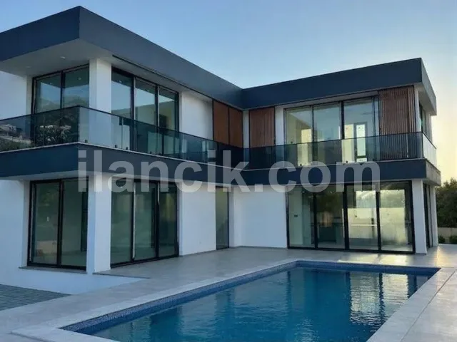 Ozanköy'de Satılık Havuzlu 3 Yatak Odalı Müstakil Villa - 2