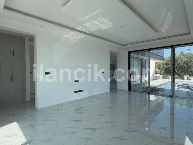 Ozanköy'de Satılık Havuzlu 3 Yatak Odalı Müstakil Villa - 9
