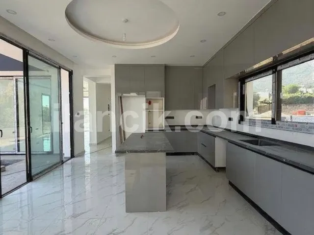 Ozanköy'de Satılık Havuzlu 3 Yatak Odalı Müstakil Villa - 11