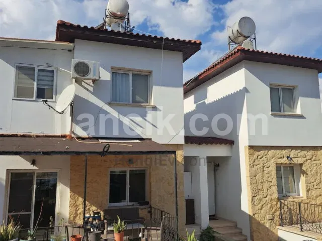 Bellapais'te Satılık 2 Yatak Odalı İkiz Villa - 2