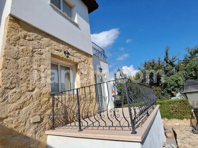 Bellapais'te Satılık 2 Yatak Odalı İkiz Villa - 19