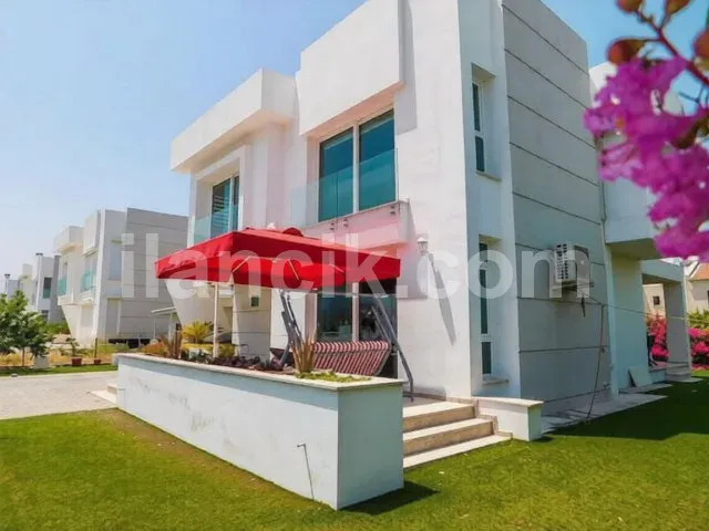 Satılık 5 Yatak Odalı Villa - Karaoğlanoğlu, Girne
