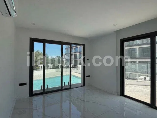 Girne Merkez'de Satılık 1+1 Daire - 3