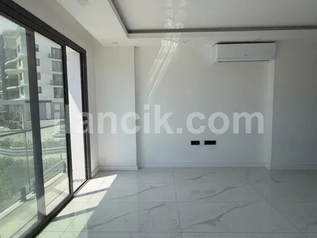 Girne Merkez'de Satılık 1+1 Daire - 4