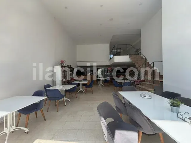 Girne Merkezde Satılık Kiracılı Ticari Portföy - 4
