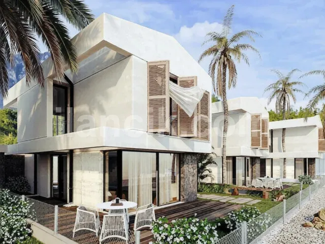 Satılık 3 Yatak Odalı Dubleks Villa - Alsancak, Girne