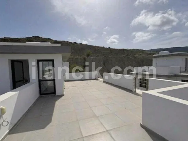 Satılık 1+1 Penthouse Daire, Bahçeli Girne - Çatı Teraslı - 8