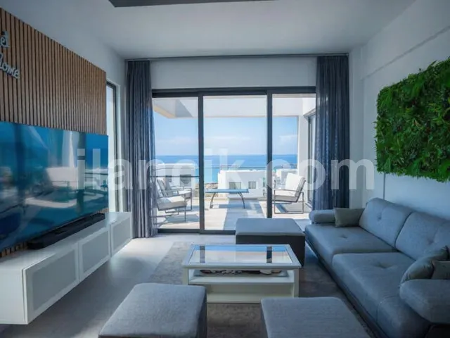Satılık 4 Yatak Odalı Villa | Tatlısu, Mağusa