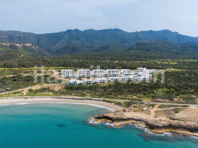 Satılık 4 Yatak Odalı Villa | Tatlısu, Mağusa - 2