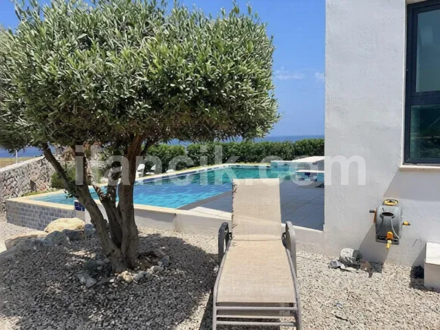Satılık 3 Yatak Odalı Villa Küçük Erenköy, Mağusa - 5