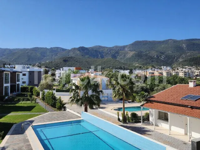 Satılık 4 Yatak Odalı Villa - Alsancak, Girne