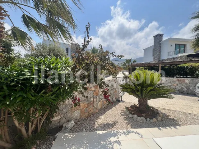 Satılık 3 Yatak Odalı Villa Küçük Erenköy, Mağusa - 15