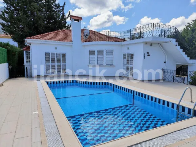 Satılık 3 Yatak Odalı Bungalov - Karşıyaka, Girne - 2
